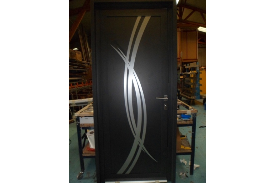 Porte avec griffes inox