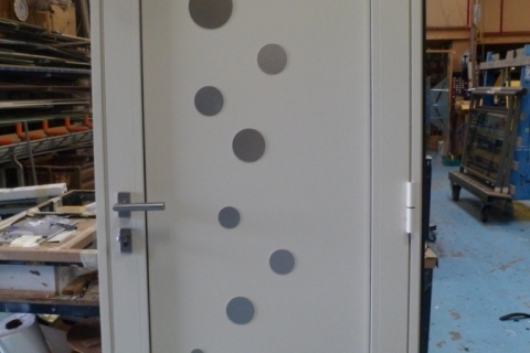 Porte avec bulles inox