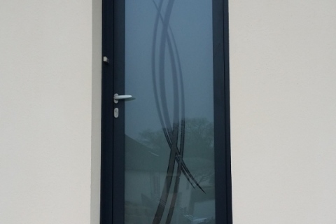 Porte vitrée griffes transparentes
